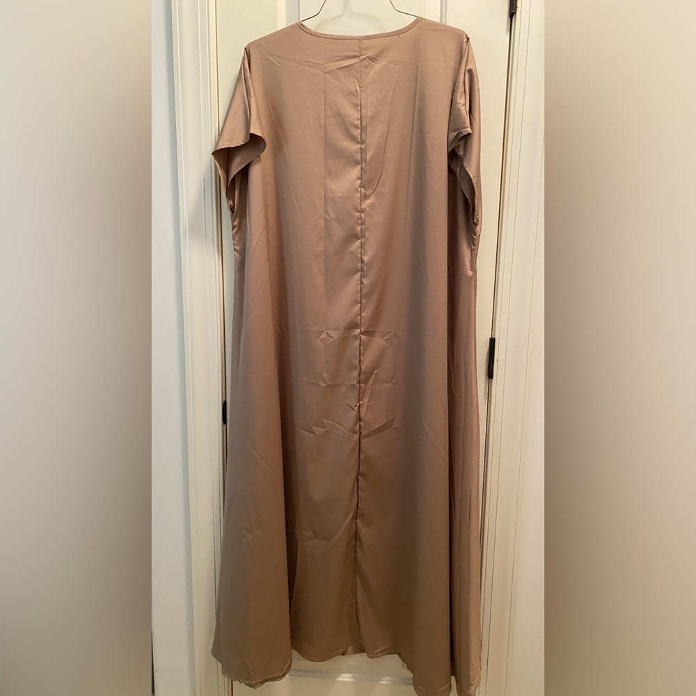 Tan lightweight monochromatic maxi dress 5X covered belt bust apx 28” New - Picture 2 of 3